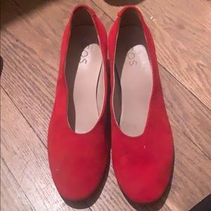 Bright and bold, mod and sensible heel